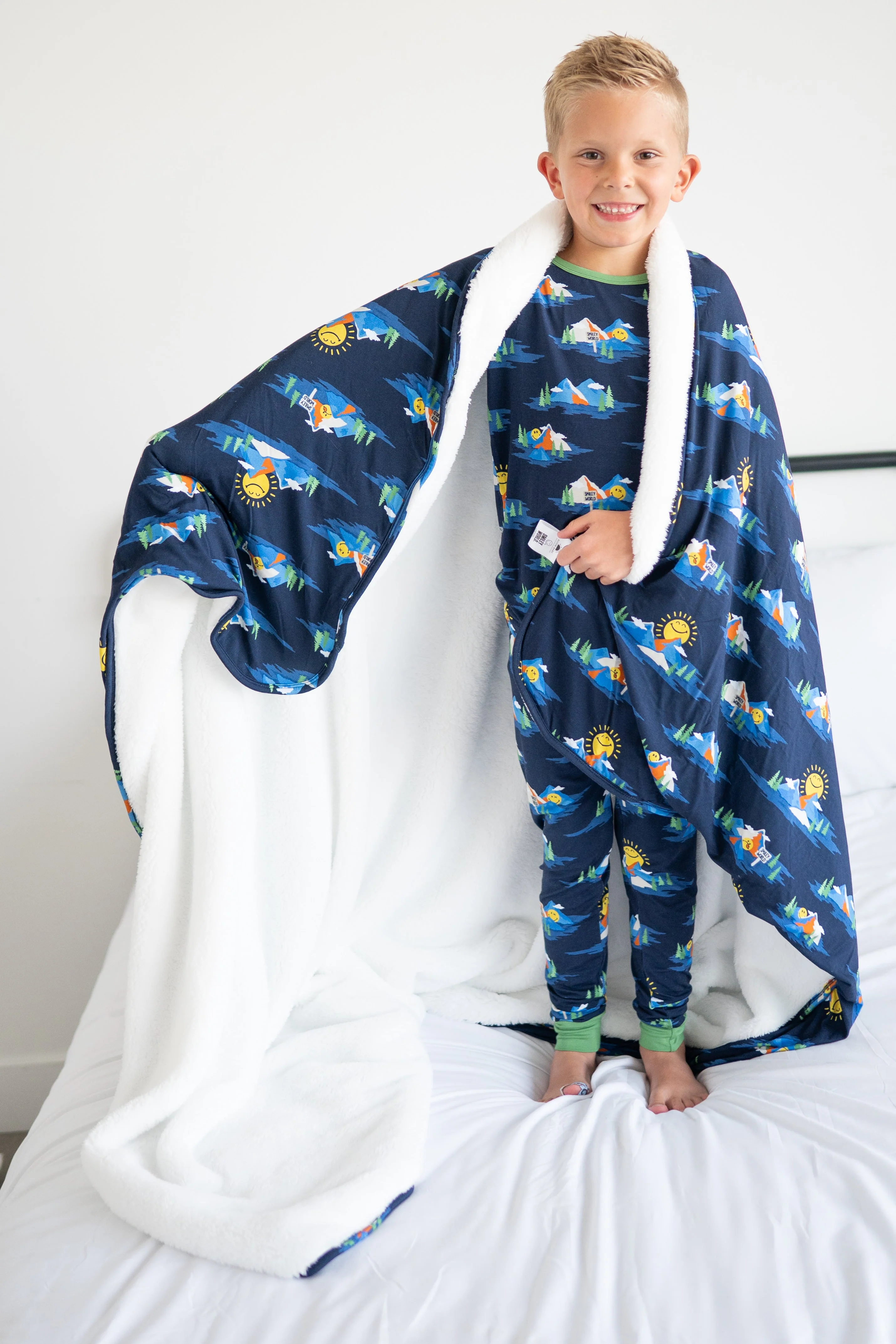 Couch Luxe Plushy Blanket  - Mount SmileyWorld®  - Luxe Bamboo - Image 4
