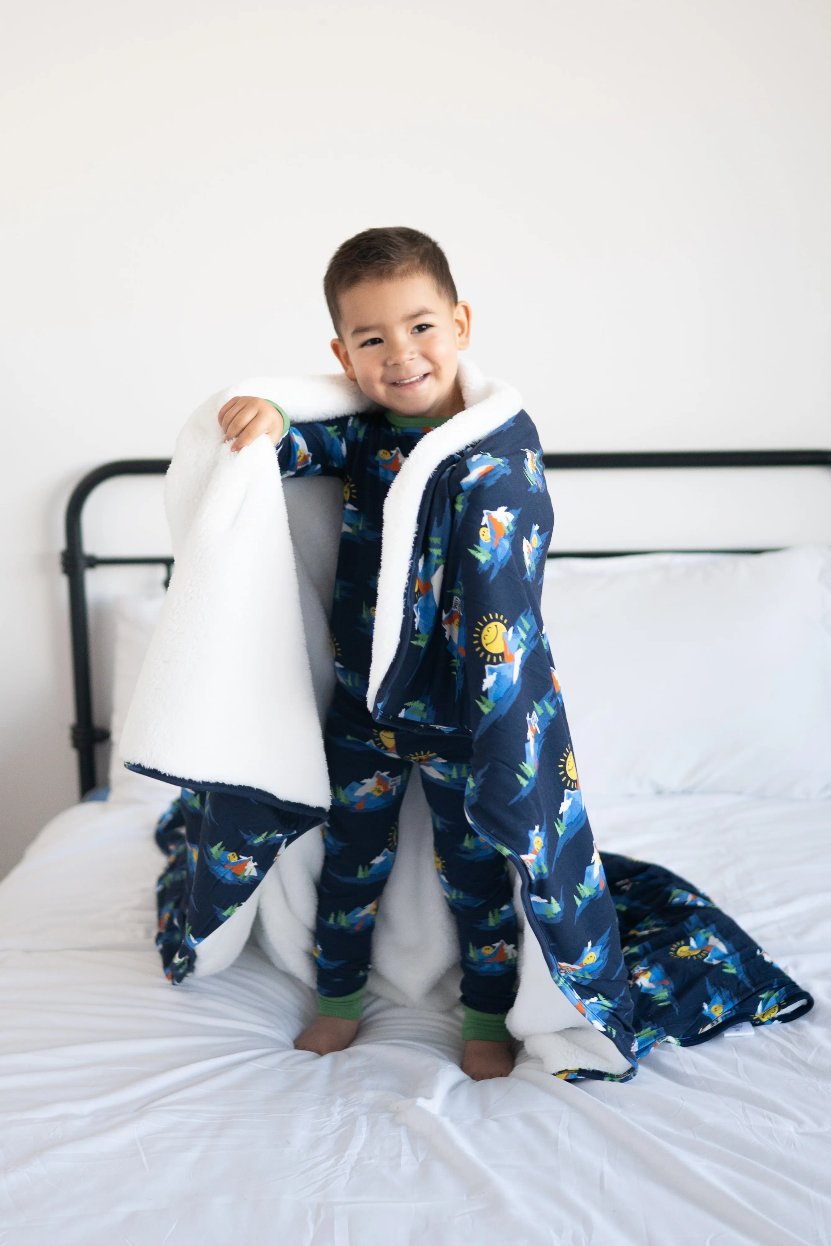 Couch Luxe Plushy Blanket  - Mount SmileyWorld®  - Luxe Bamboo - Image 5