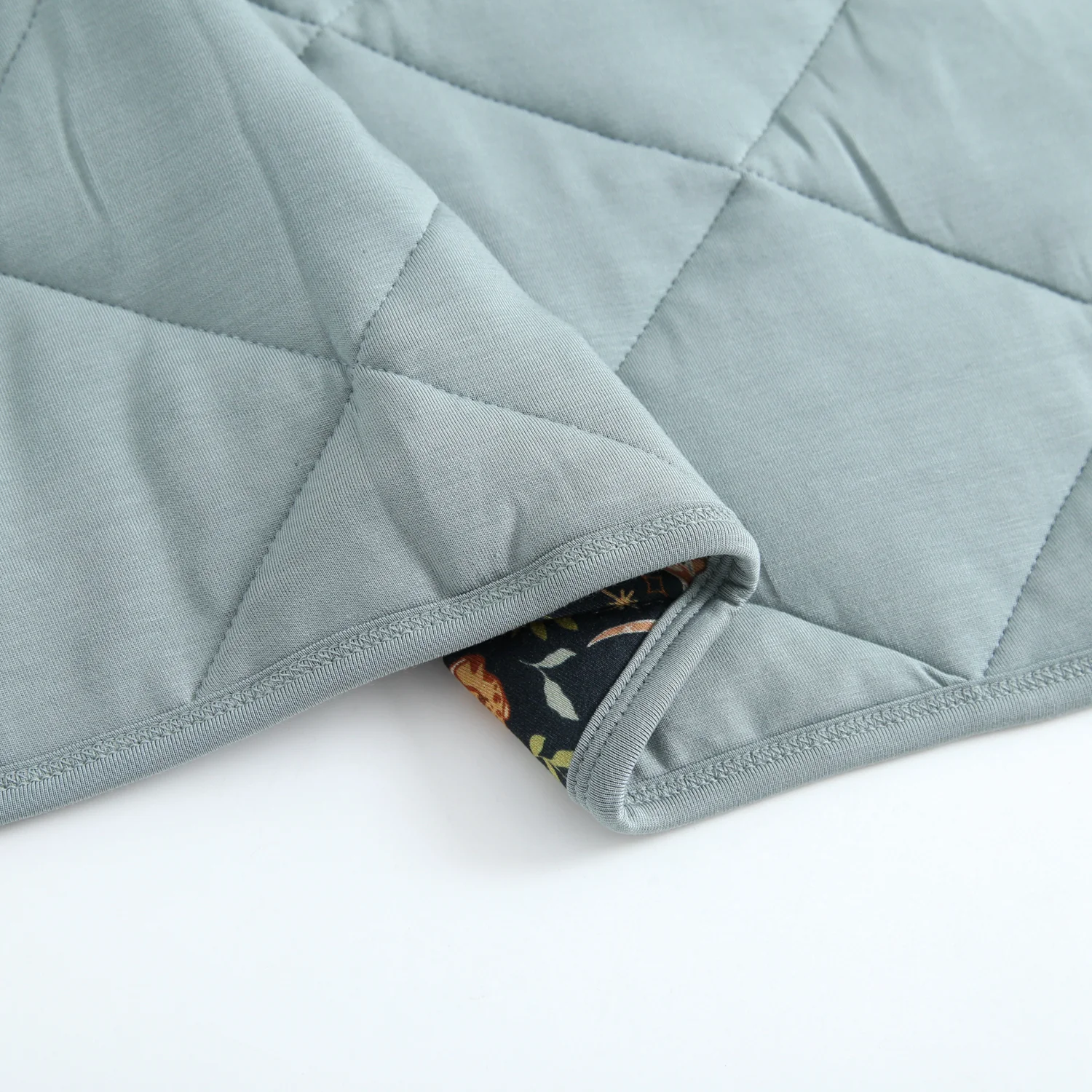 Couch Quilty - Night Jungle - Luxe Bamboo - Image 6