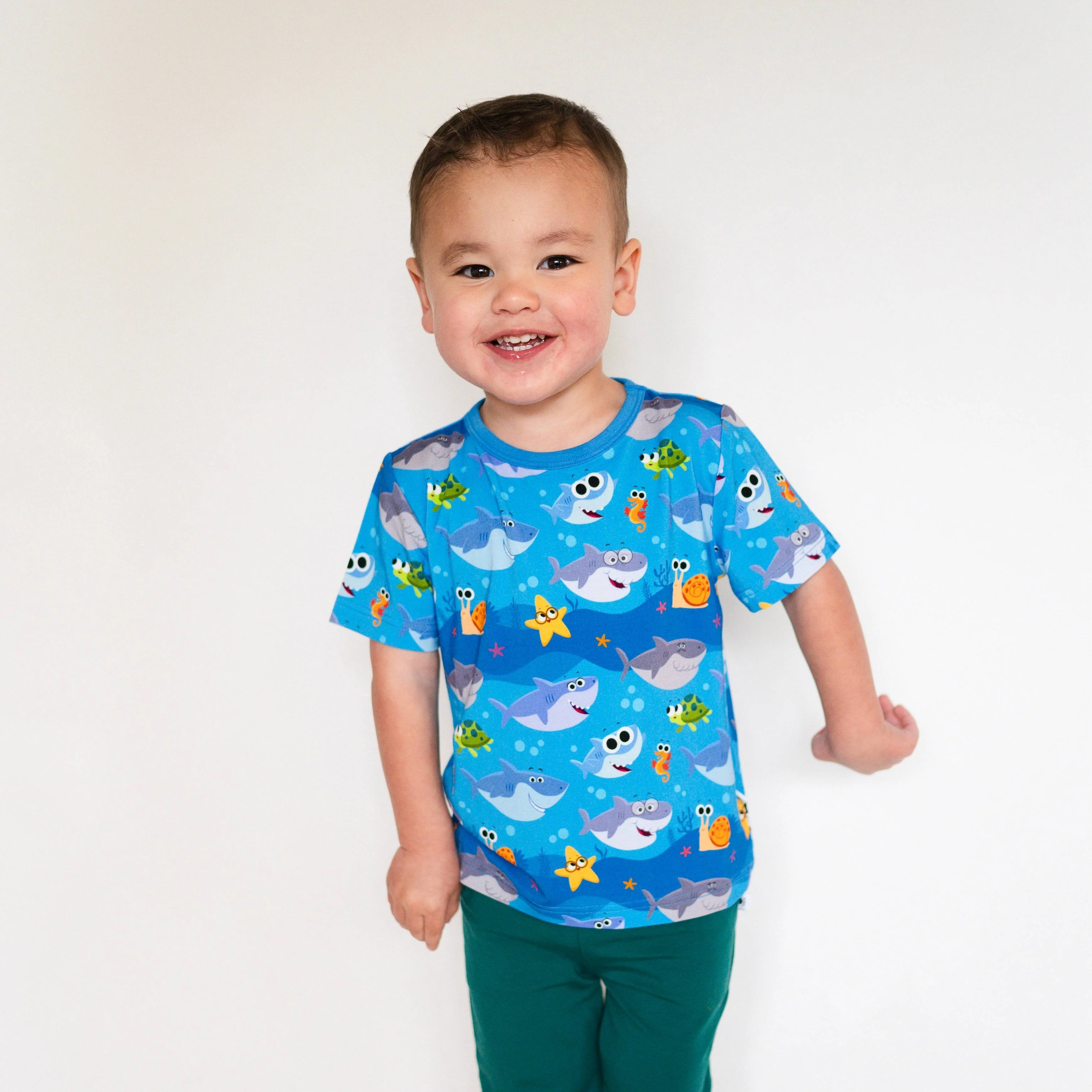 T-shirt - Super Simple™ Baby Shark - Luxe Bamboo - Image 4